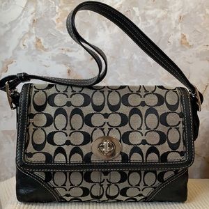 Coach Signature Hamptons Shoulder Bag/Crossbody